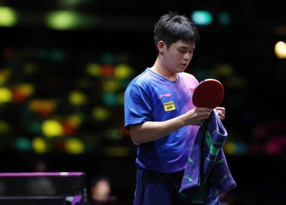 羽毛球的热 羽毛球的热